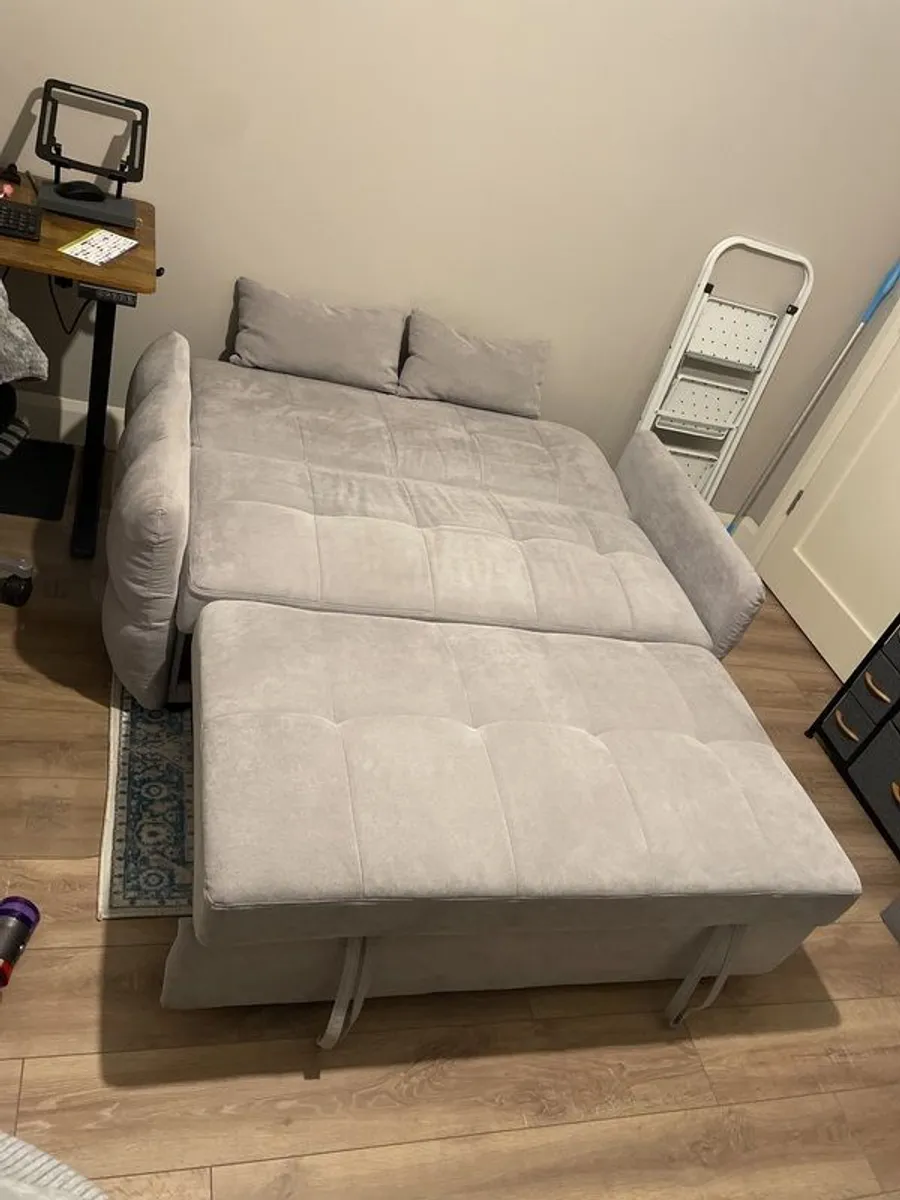 Fully Extendable Sofa/Couch bed in great condition - Image 4
