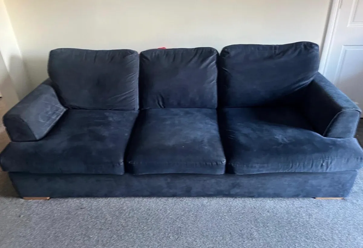 Couch - Image 4