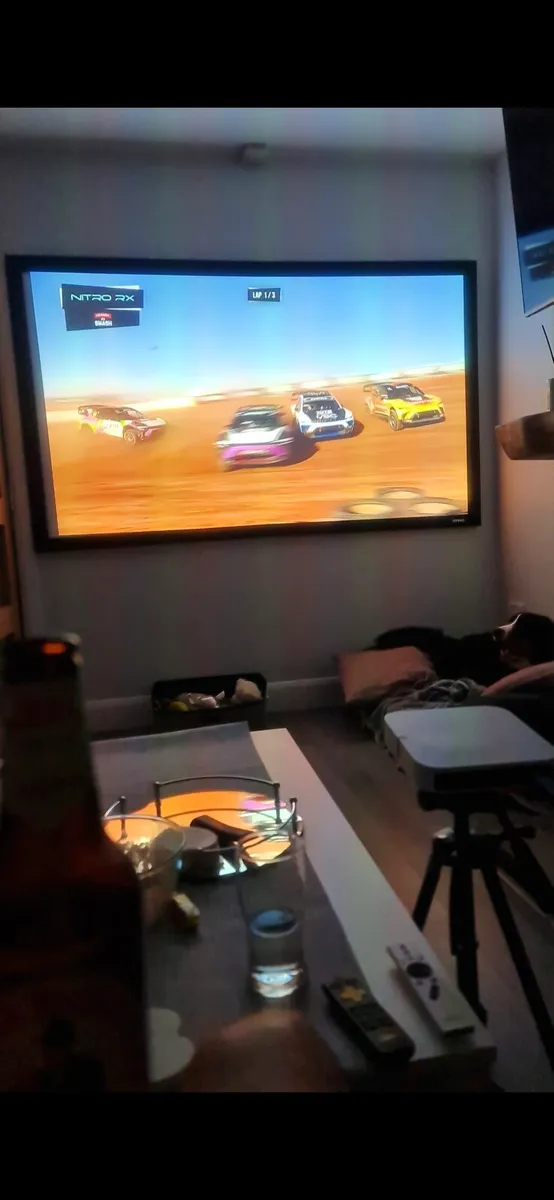 Large projector screen with frame - Image 1