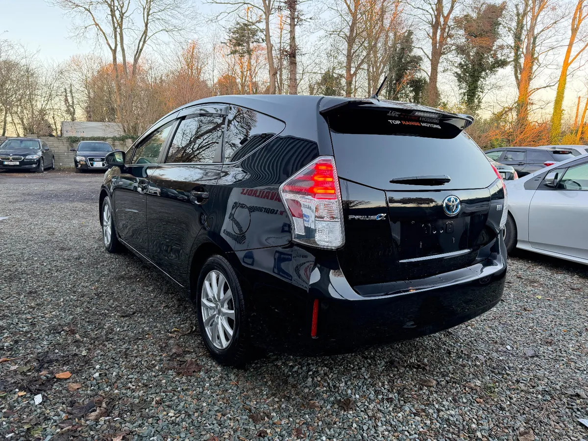 Toyota Prius 7 seater - Image 2