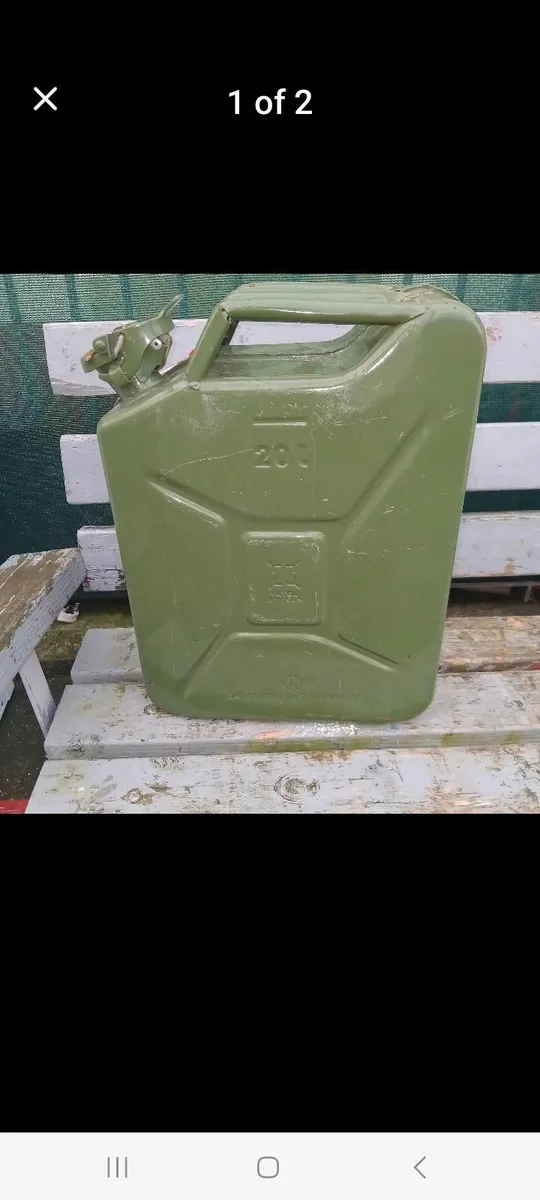 Jerry cans - Image 1