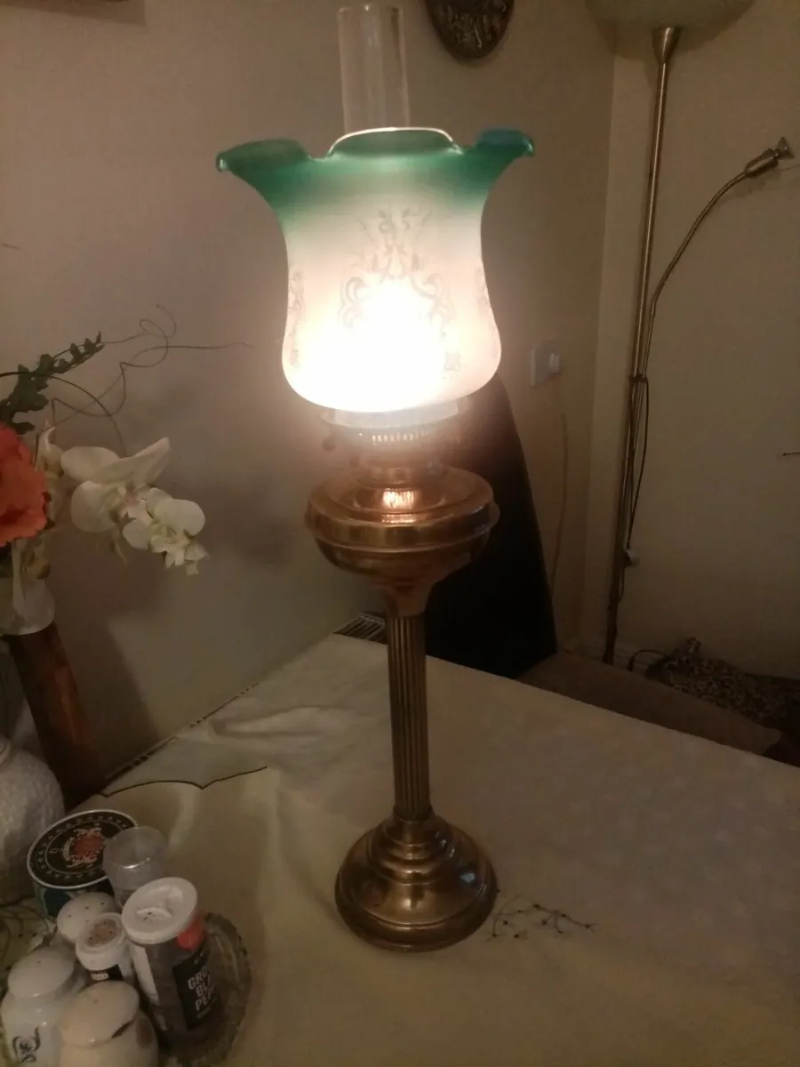 Vintage oil Lamp - Image 4