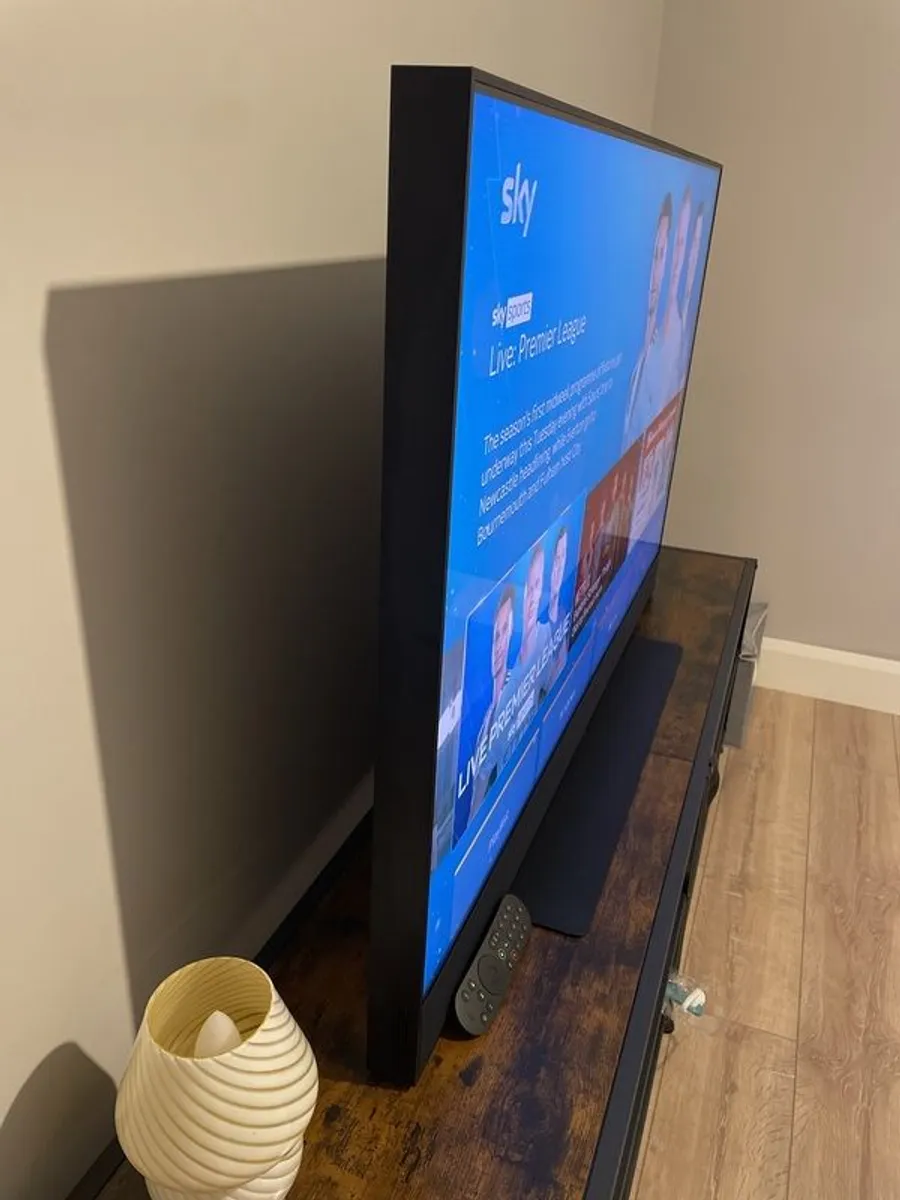 55" Sky Glass TV with remote - Image 3