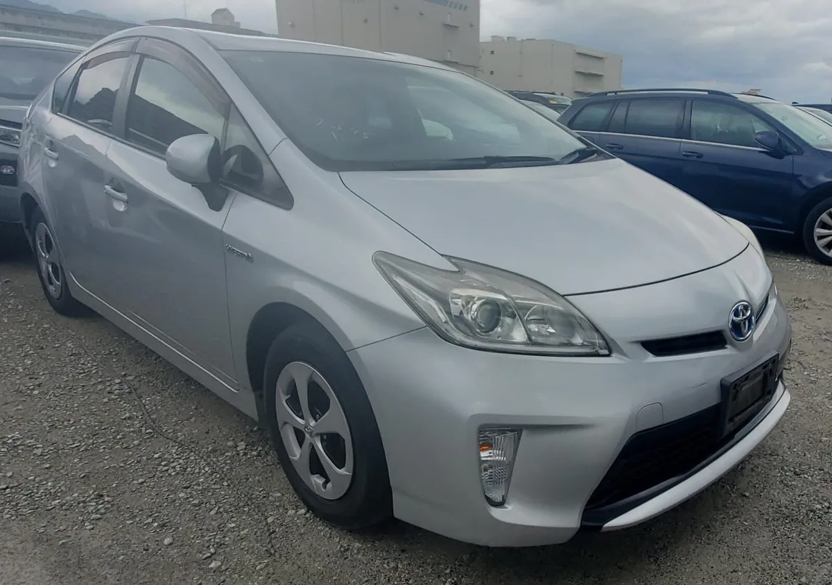 Toyota Prius 2015 - Image 1