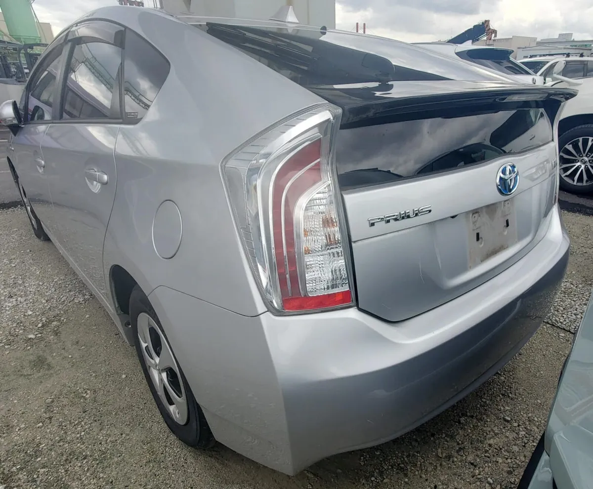 Toyota Prius 2015 - Image 4