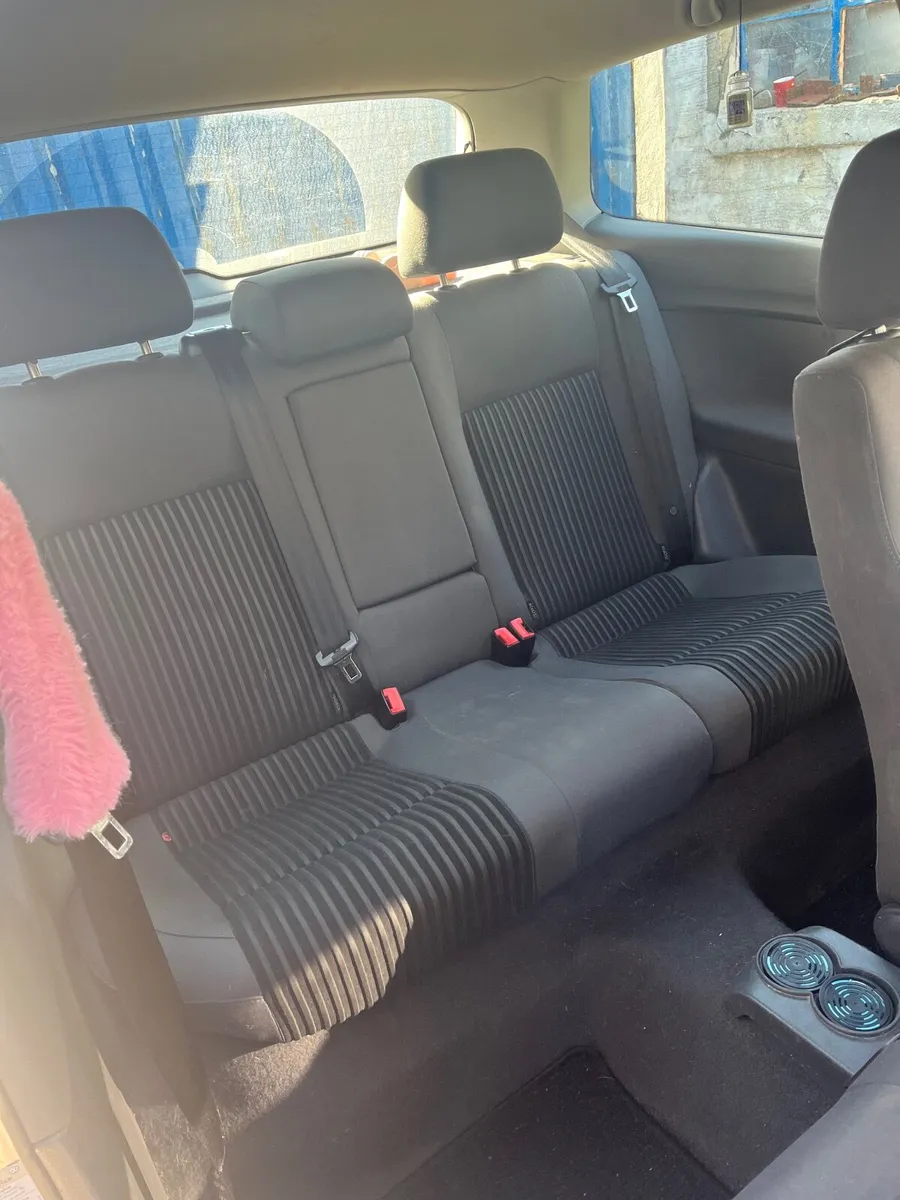 Volkswagen Polo 2006 - Image 2