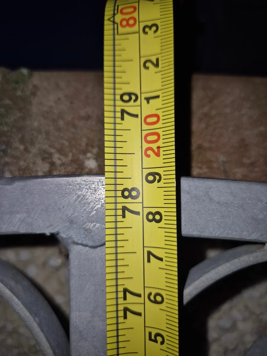 Metal side gate - Image 1