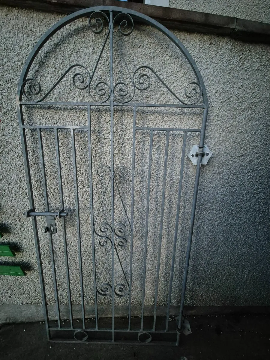 Metal side gate - Image 3