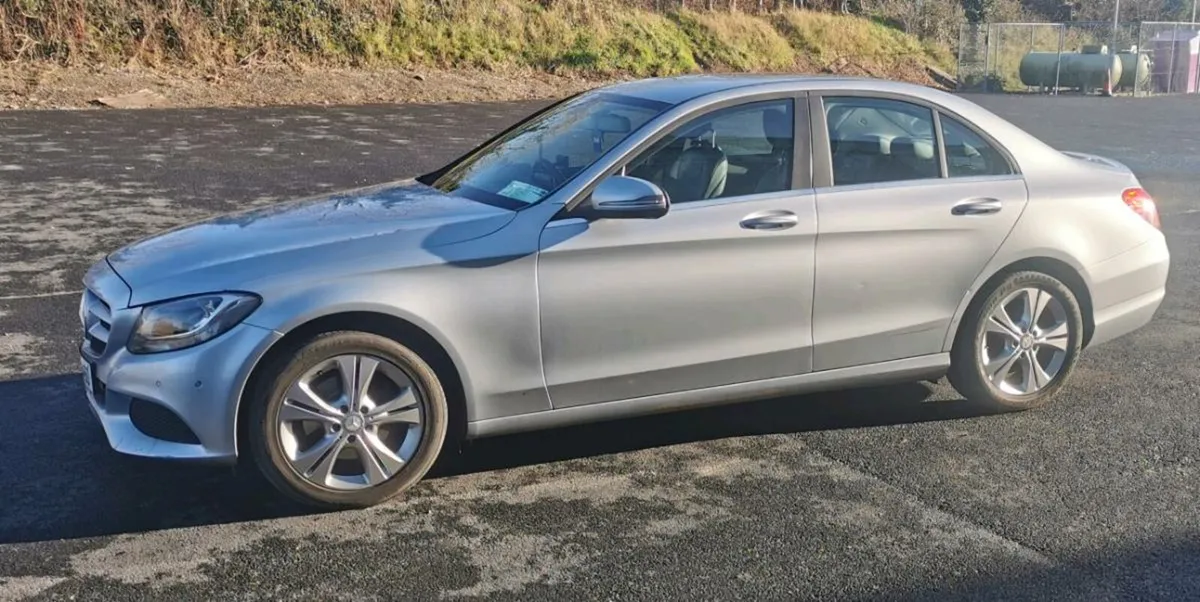 Mercedes-Benz C-Class 220D SE Executive 4D 2017 - Image 4