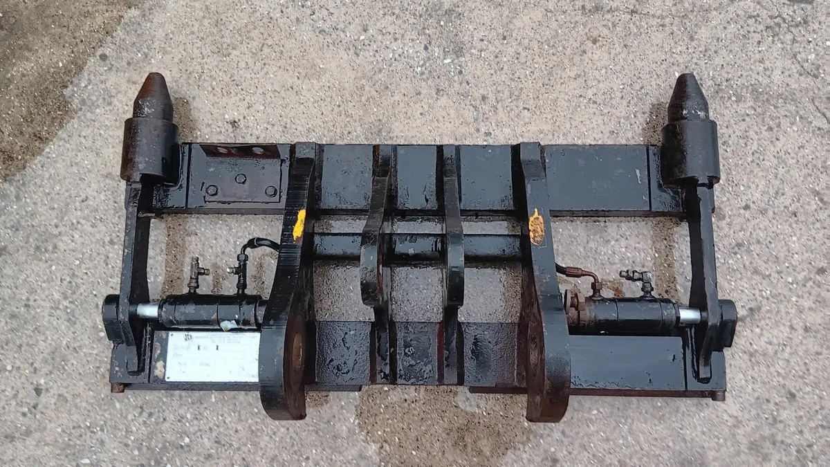 JCB pin and cone head stock - Image 1