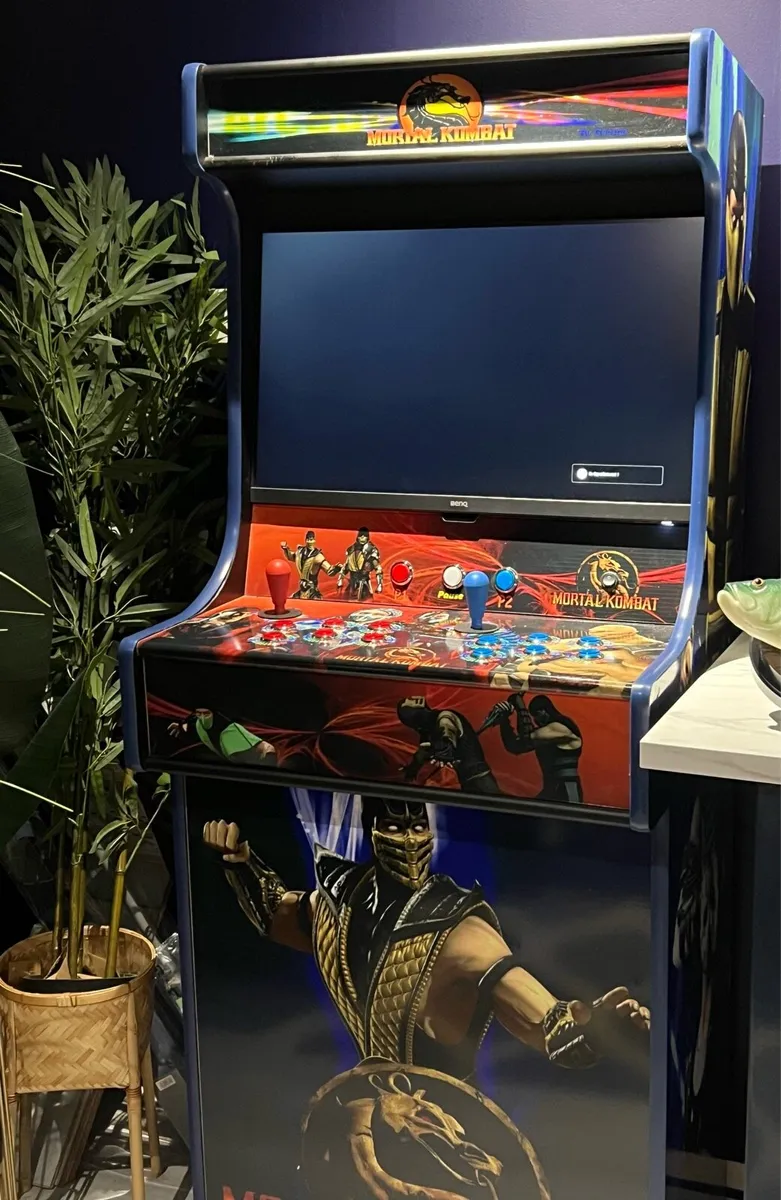 Arcade Machine - Image 1