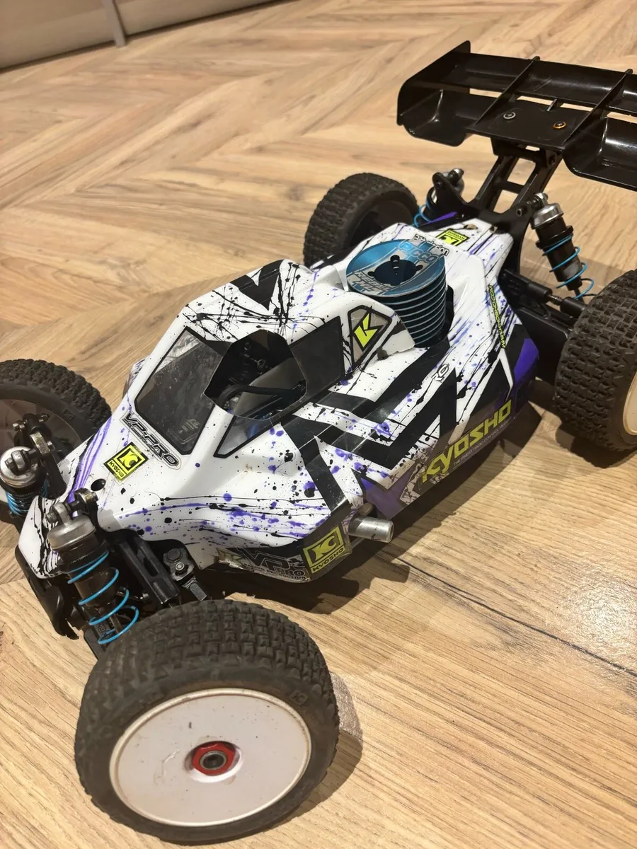 Rc car Kyosho inferno mp9 - Image 2
