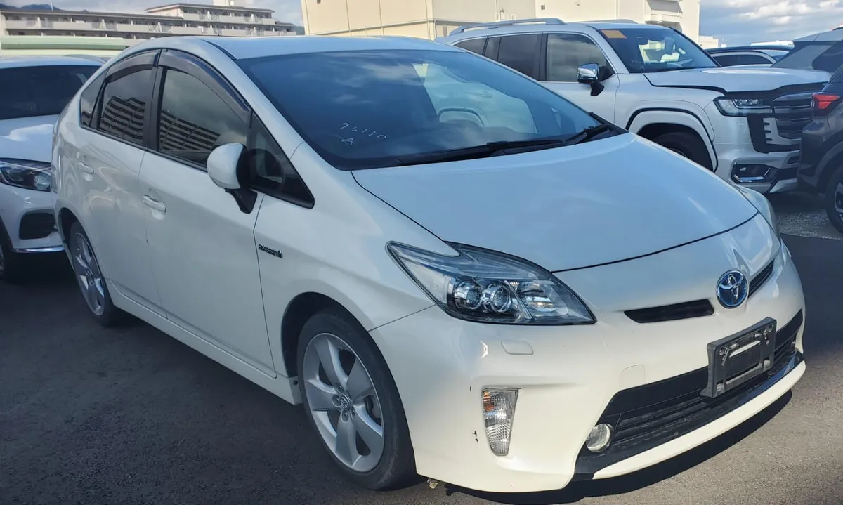 Toyota Prius 2014 - Image 2