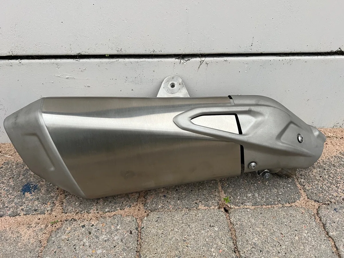 BMW M1000RR Exhaust - Image 1