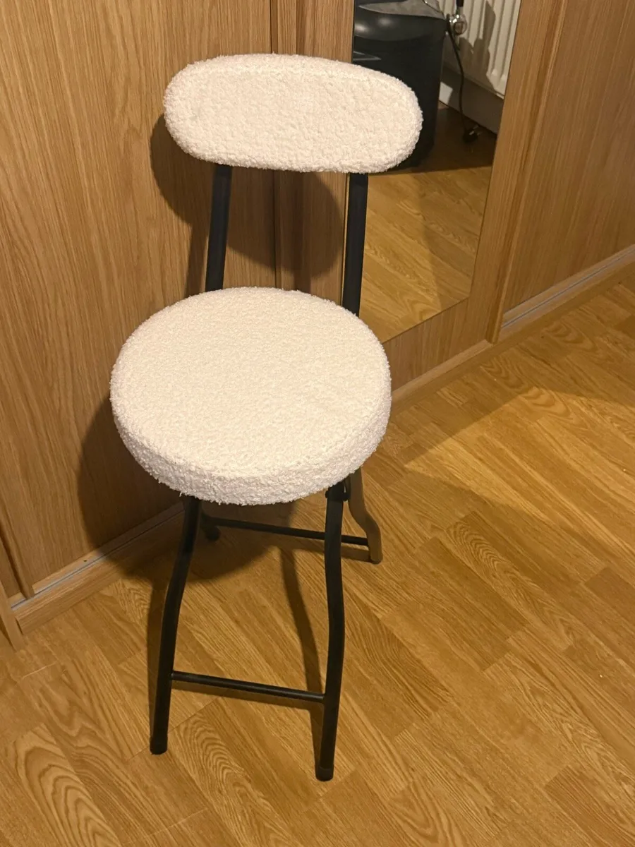 Folding Chair - Image 1