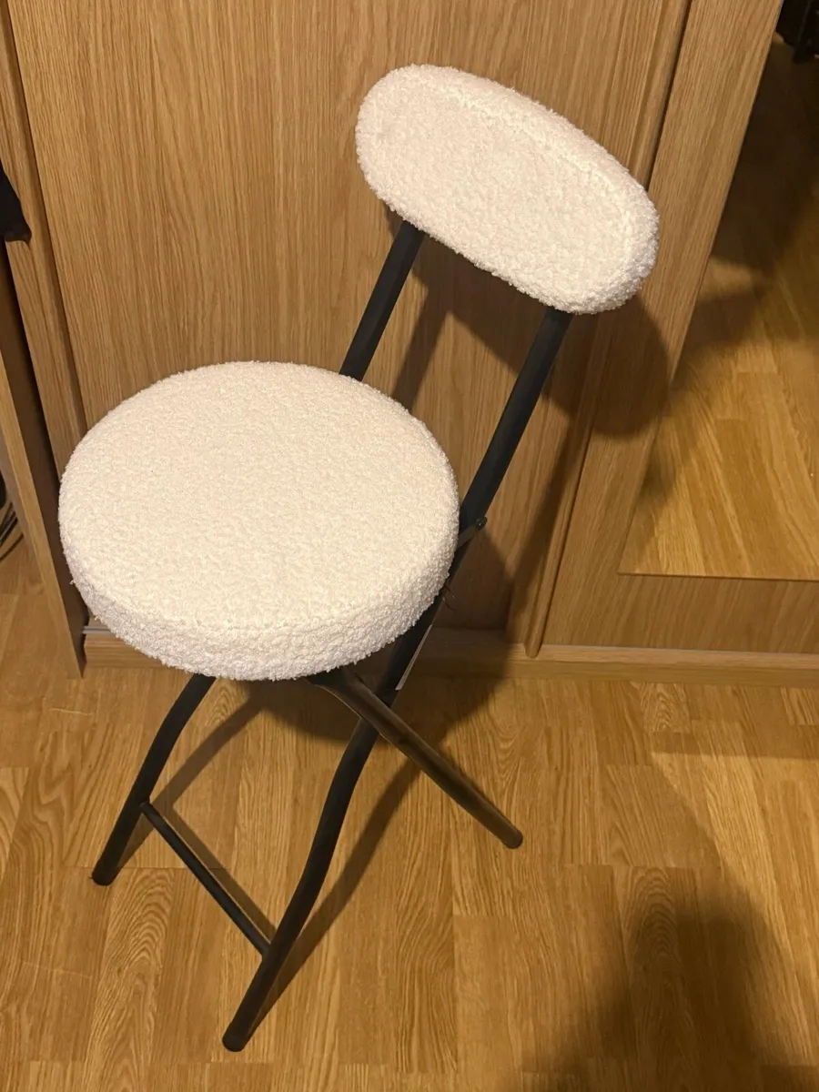 Folding Chair - Image 2