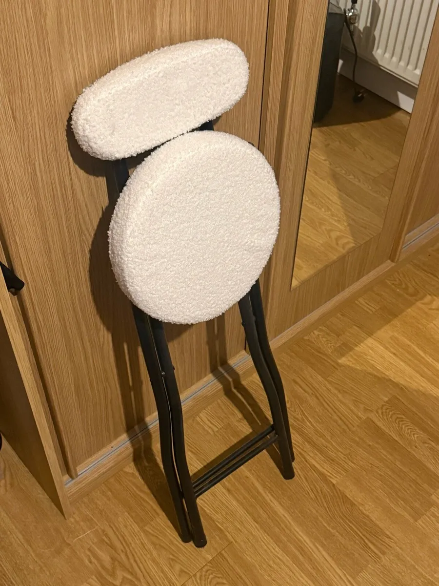 Folding Chair - Image 3