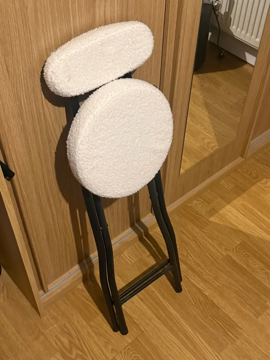 Folding Chair - Image 4