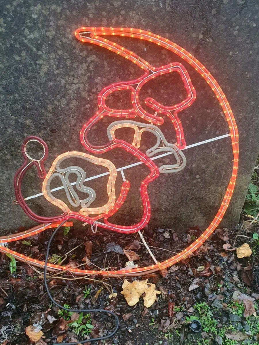 Christmas OUTDOOR DISPLAYS - Image 1