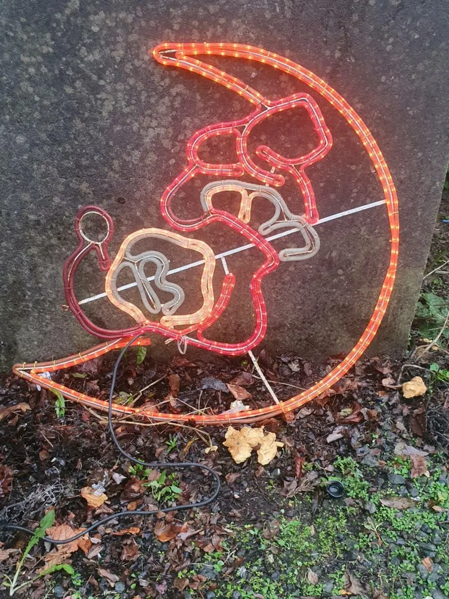 Christmas OUTDOOR DISPLAYS - Image 2