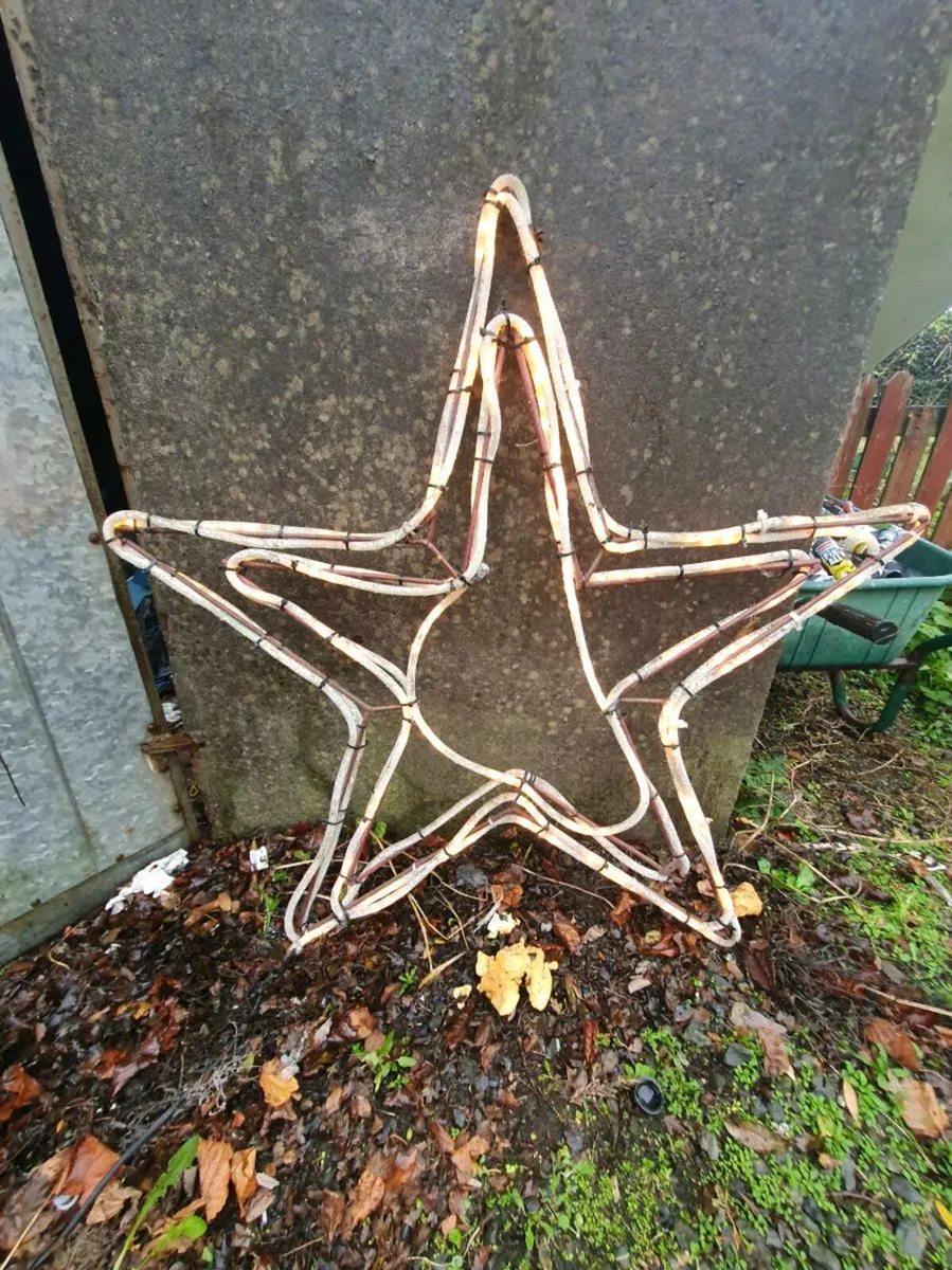 Christmas OUTDOOR DISPLAYS - Image 3