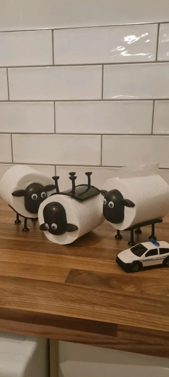 Set of 3 sheep toilet roll holders - Image 1