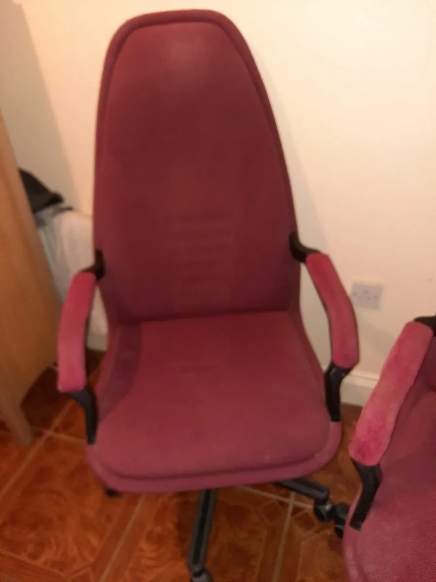 Pair of vintage office chairs - Image 2