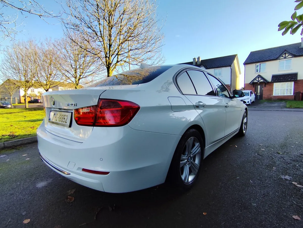 2012 BMW 320i Automatic! 1Owner! Only 23000 kms! - Image 4