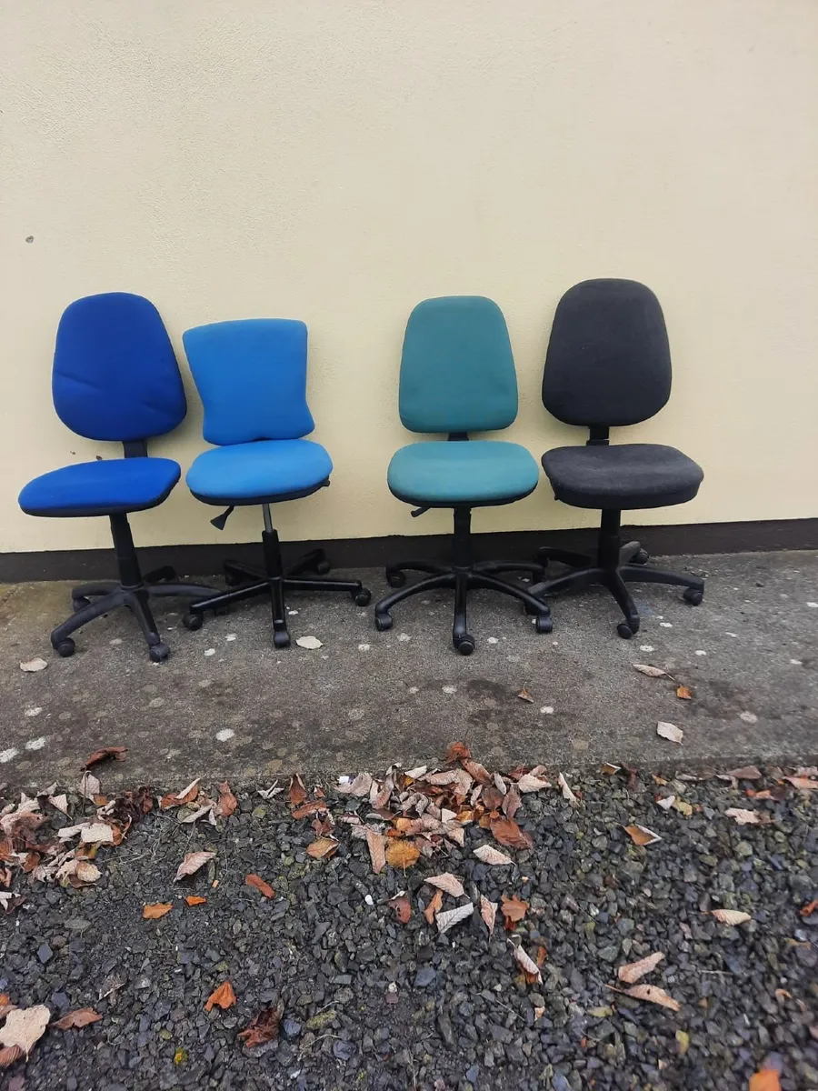 Office chairs - Image 1