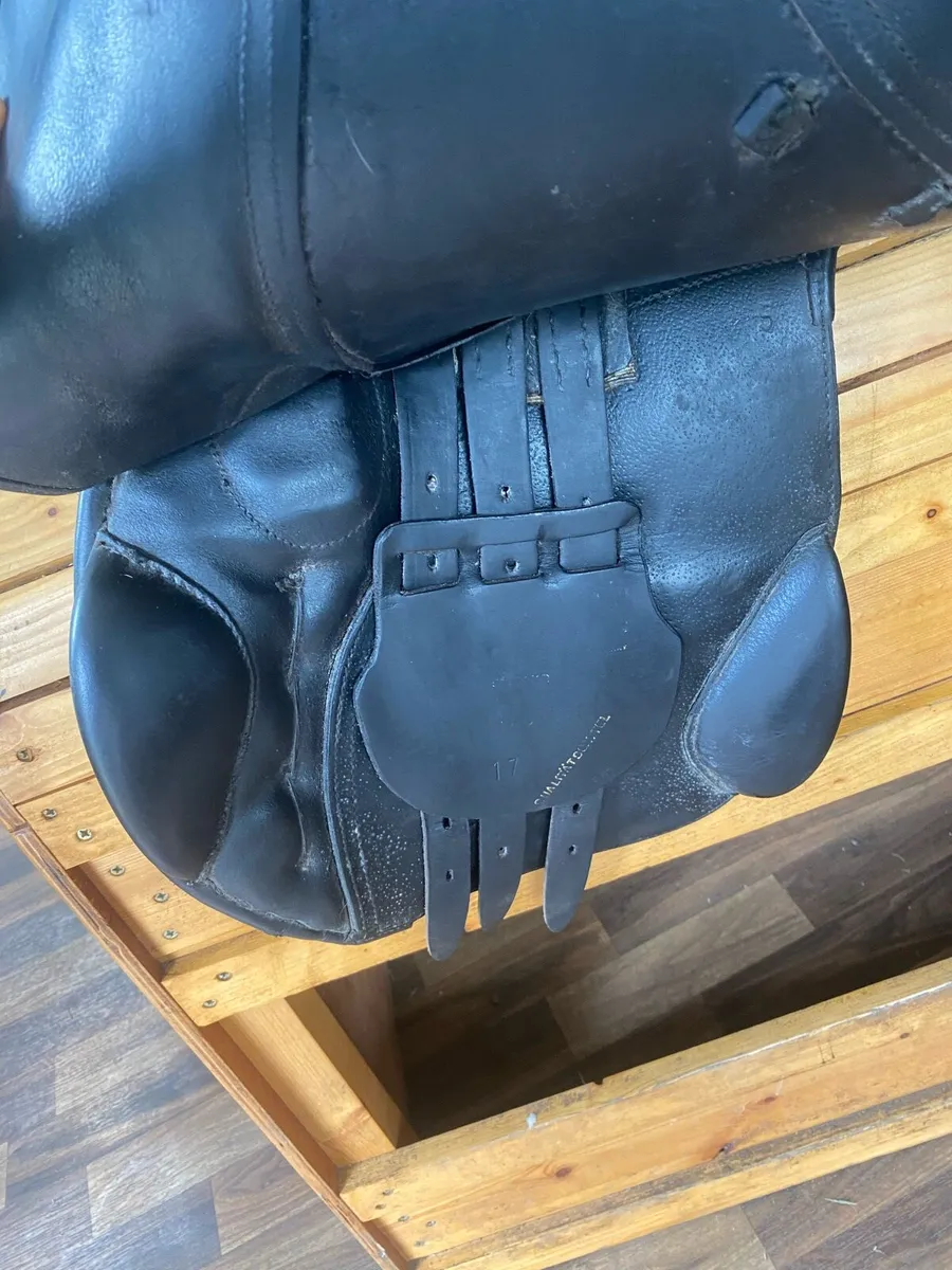 17” WIDE black Leather saddle - Image 2
