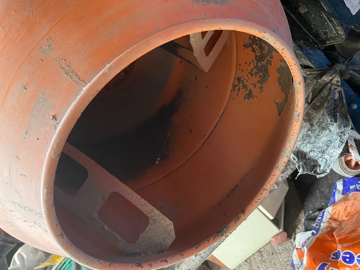 Electric Cement mixer and Honda generator - Image 2