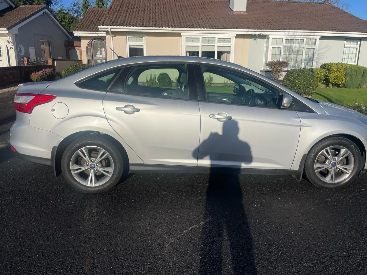 2015 FOCUS 1.6 Dsl ONE OWNER NCT 05/26 IMMACULATE - Image 2