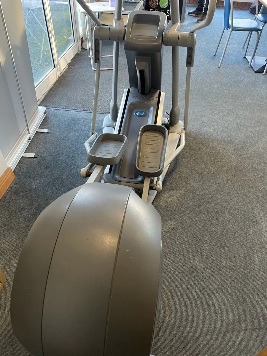 Precor 956i Elliptical - Image 3