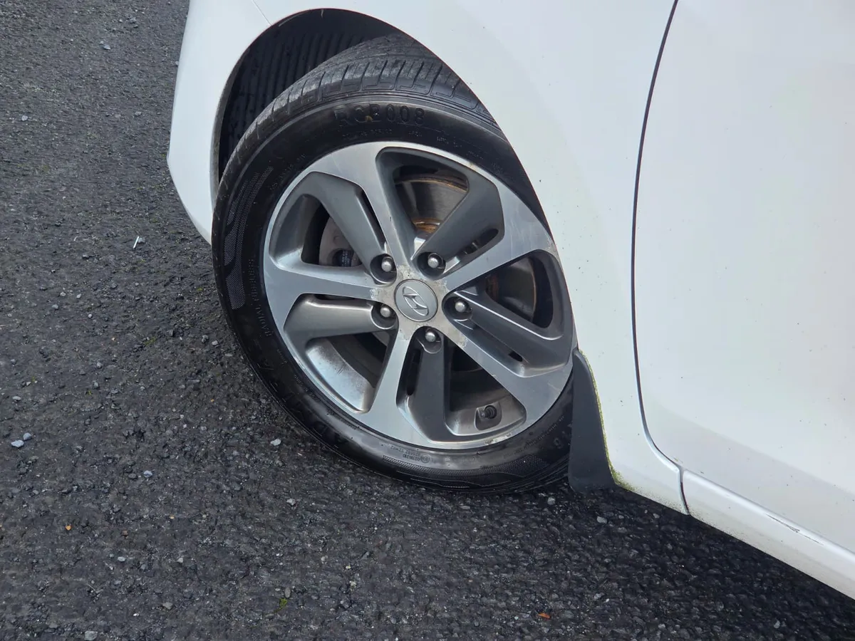 Hyundai i30 - Image 4