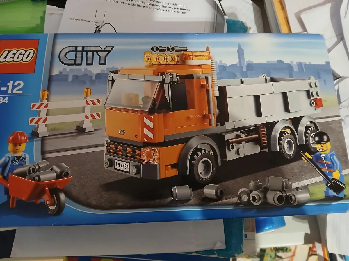 Lego truck