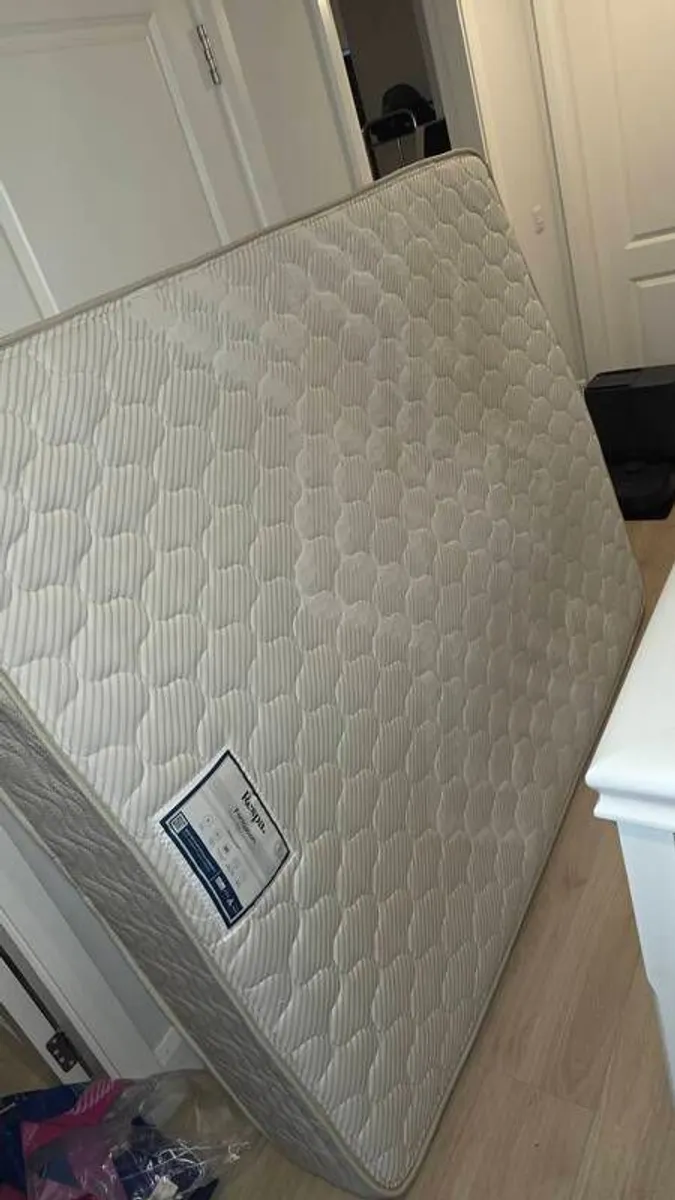 King-Size Respa Mattress, Excellent Condition - Image 1