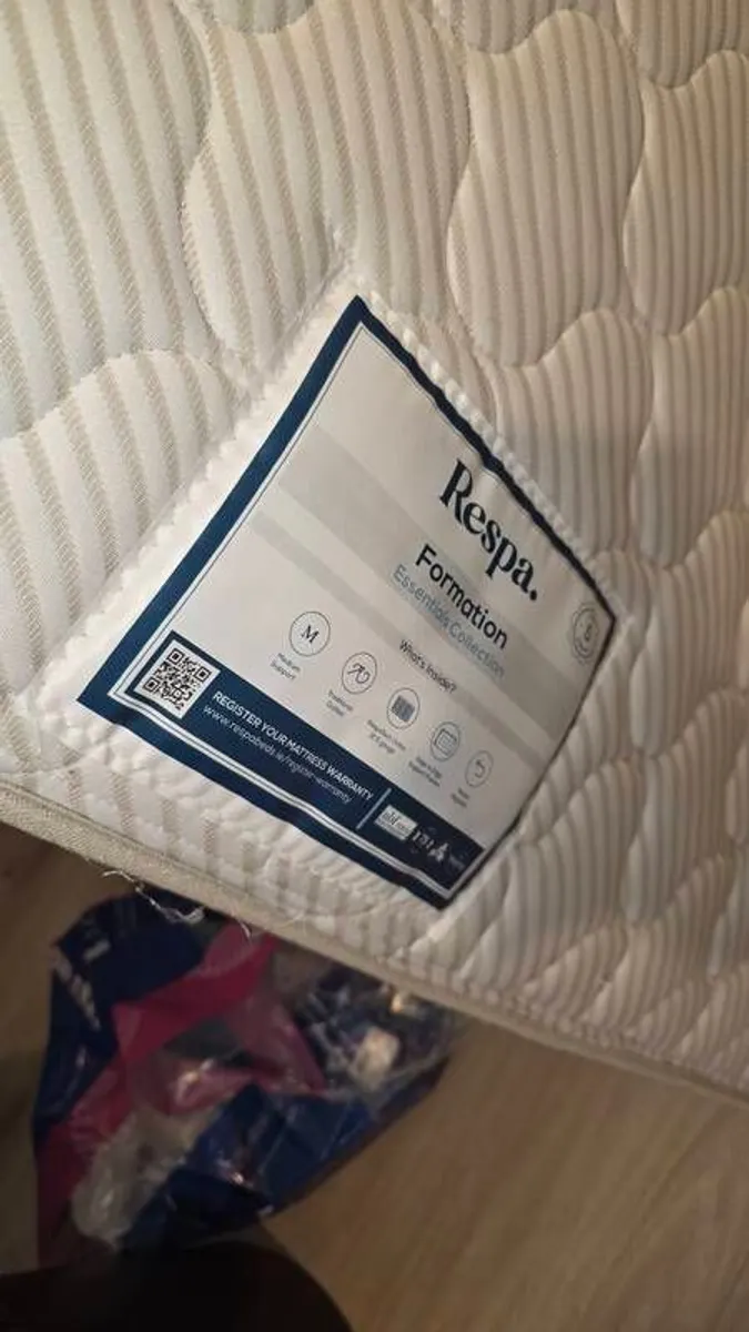 King-Size Respa Mattress, Excellent Condition - Image 3