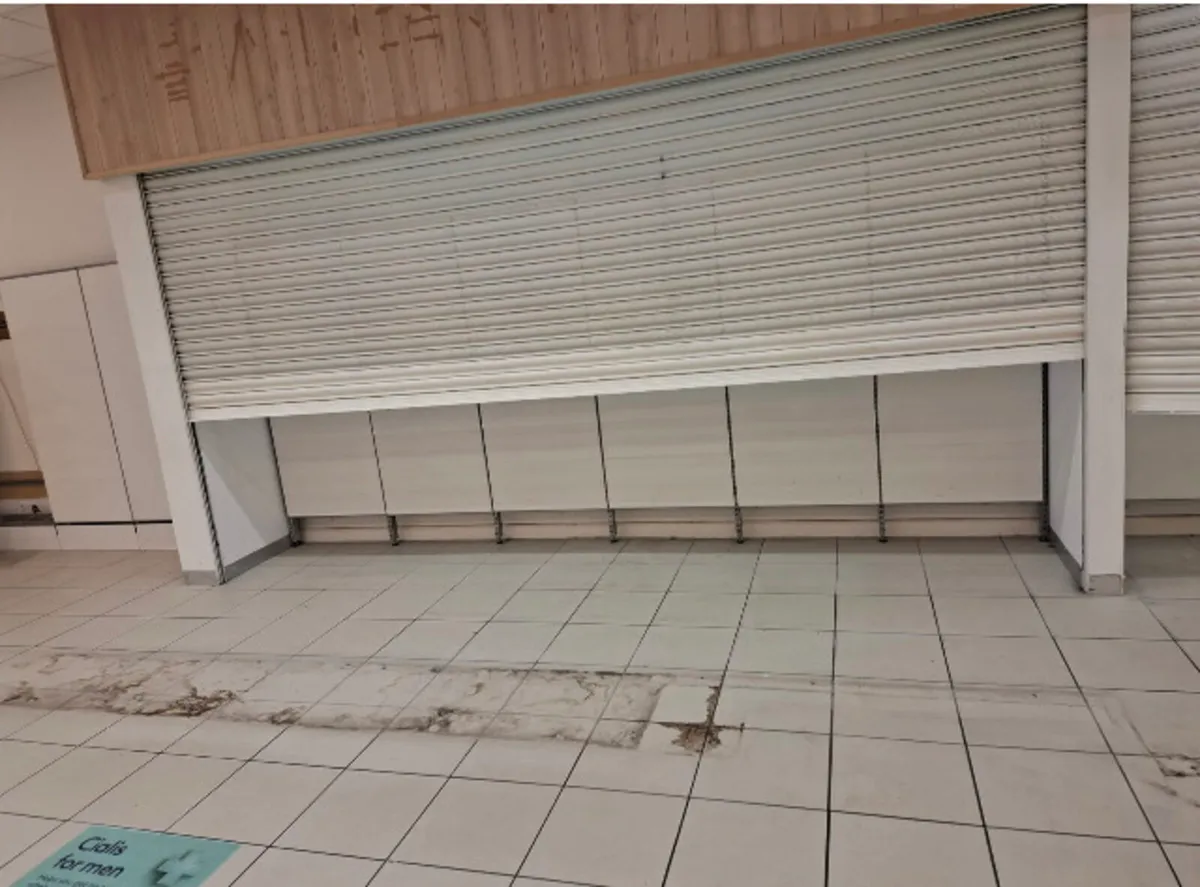 Roller shutter - Image 1