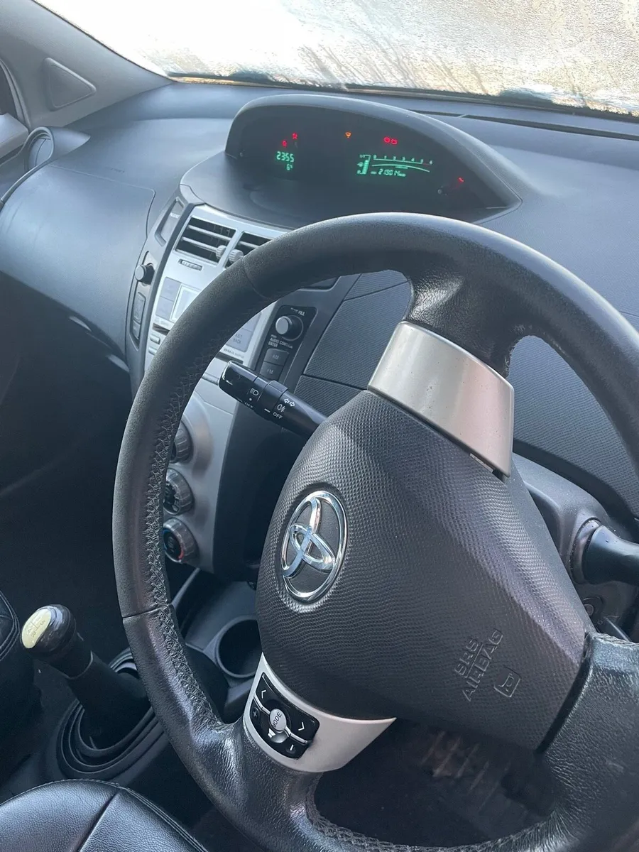 Toyota Yaris - Image 4