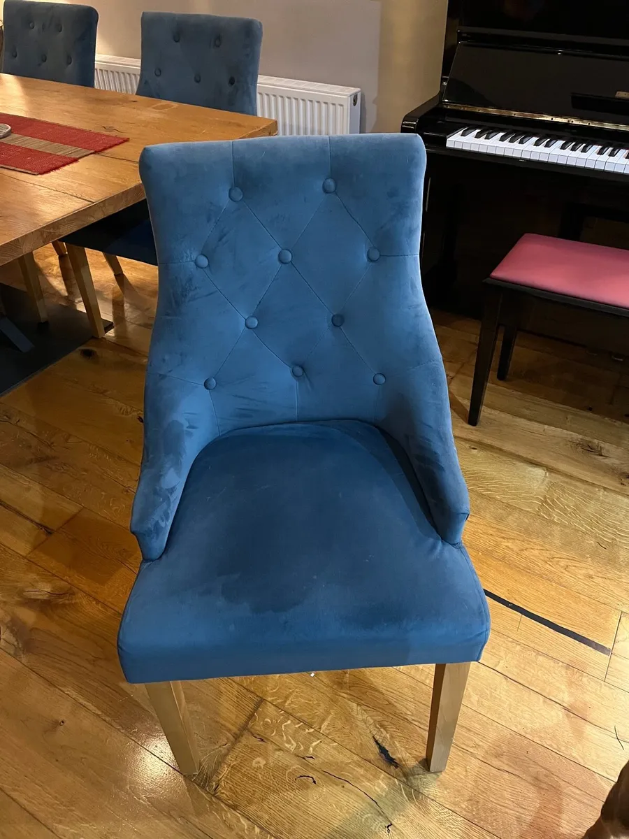 Table and 6 Chairs - Image 4