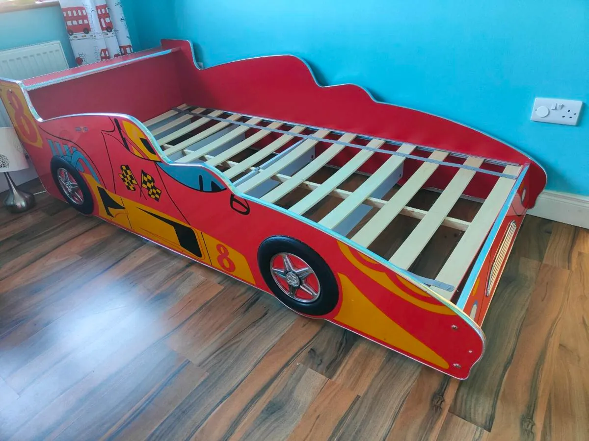 Kids bed - Image 1