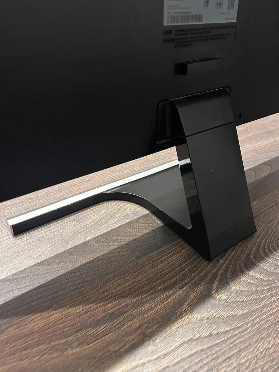 Samsung Monitor U28E590D - Image 4