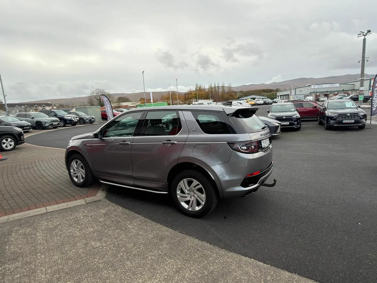 Land Rover Discovery Sport 2022 - Image 2