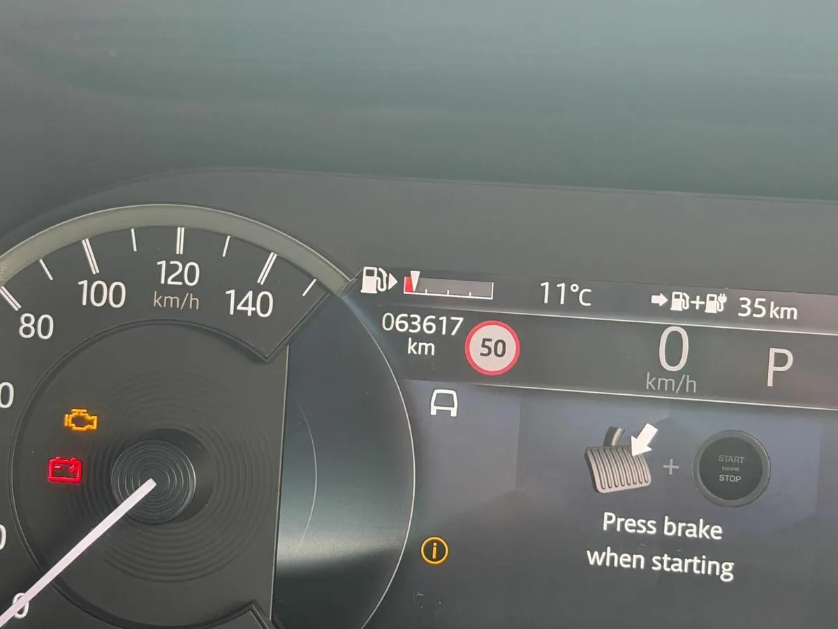 Land Rover Discovery Sport 2022 - Image 3