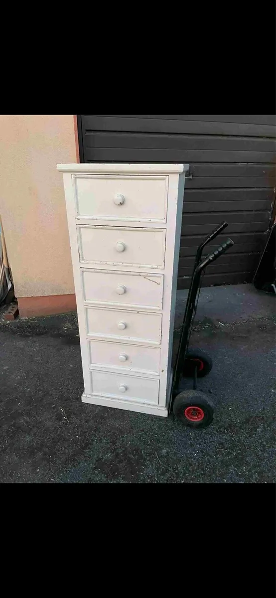 White pine chest of drawers - Image 1