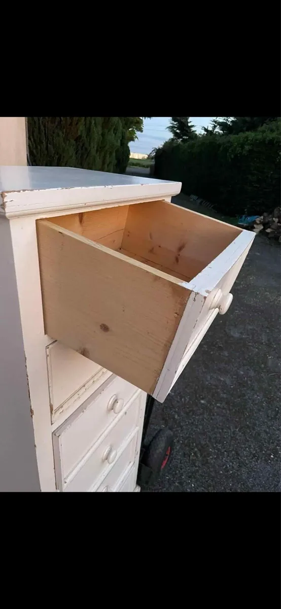 White pine chest of drawers - Image 2