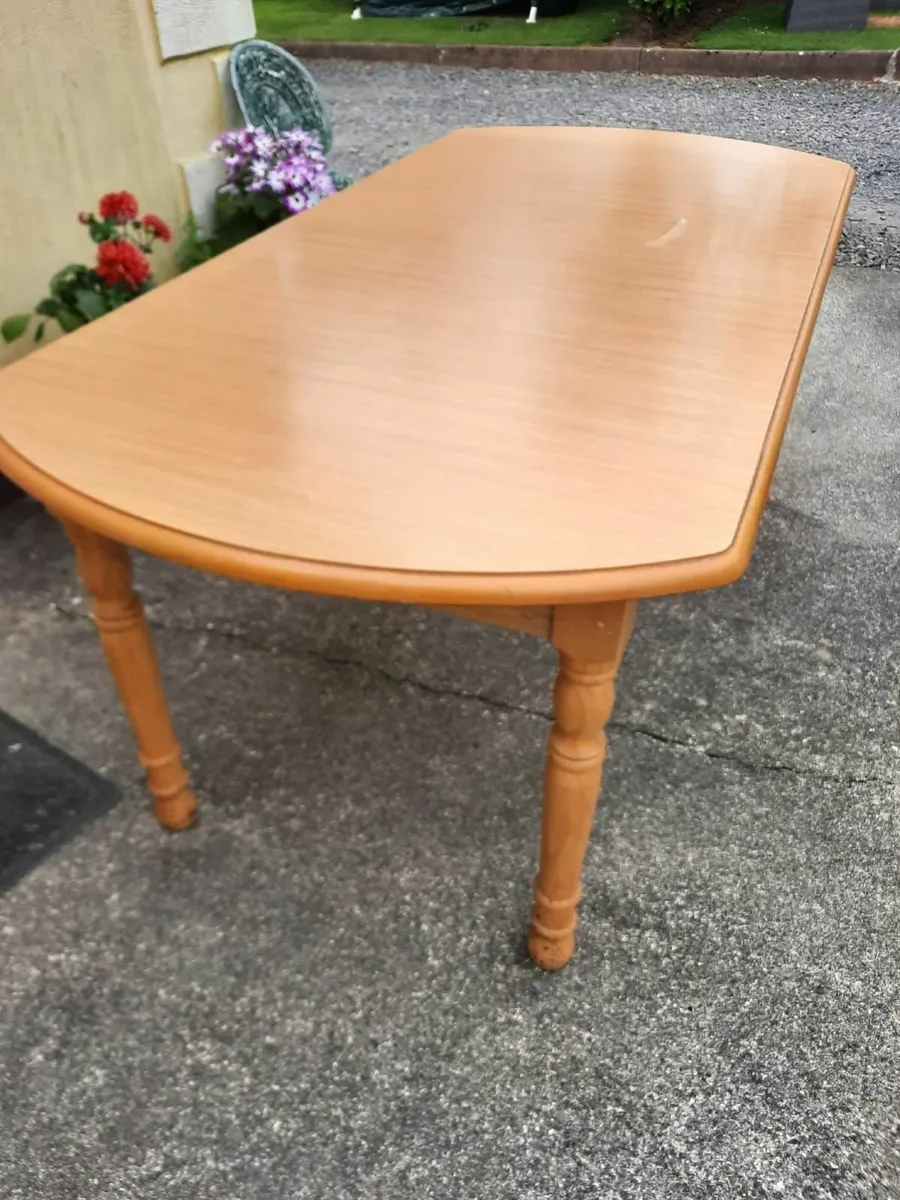 Kitchen table - Image 2