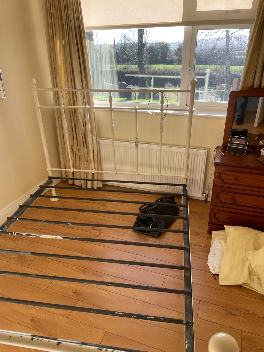 Bed and mattress - Image 2