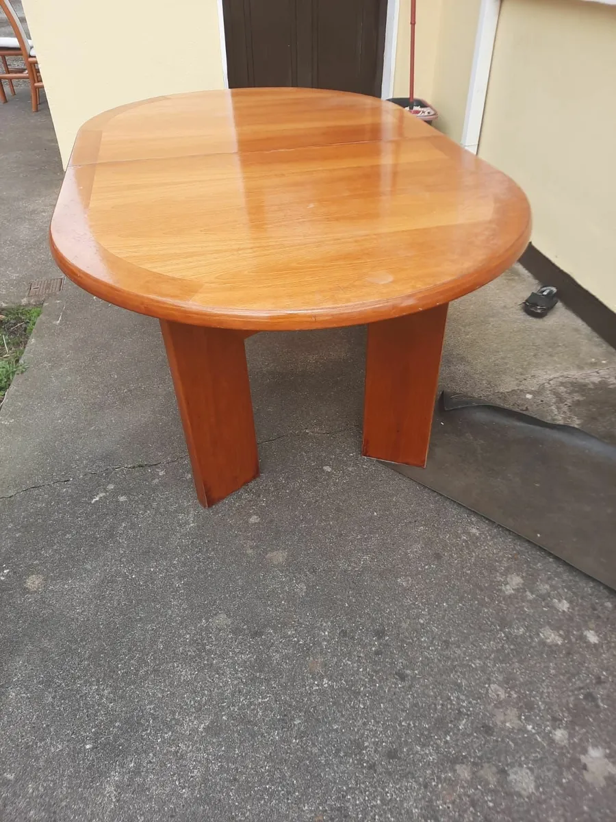 Office table - Image 3