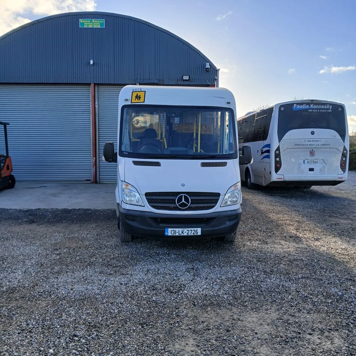 Buses & coaches - Image 1